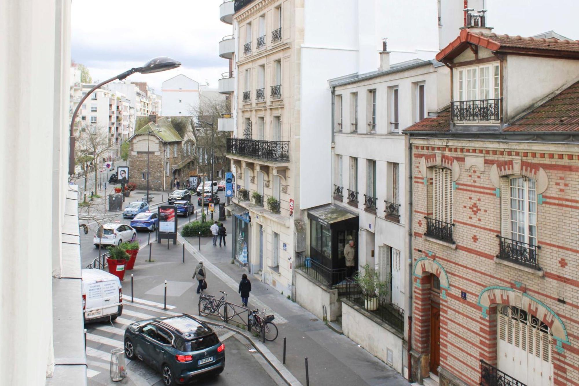 Nice Close To Gambetta * Paris